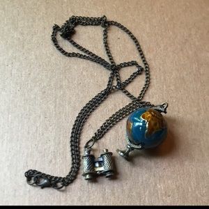 NWOT World Traveler Charm Necklace With Globe and Binoculars